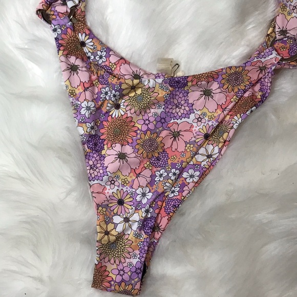 Chloe Rose sexiest floral Sun Chaser monokini - Picture 7 of 16